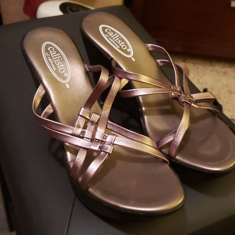 Brand new. never used. Not my color.